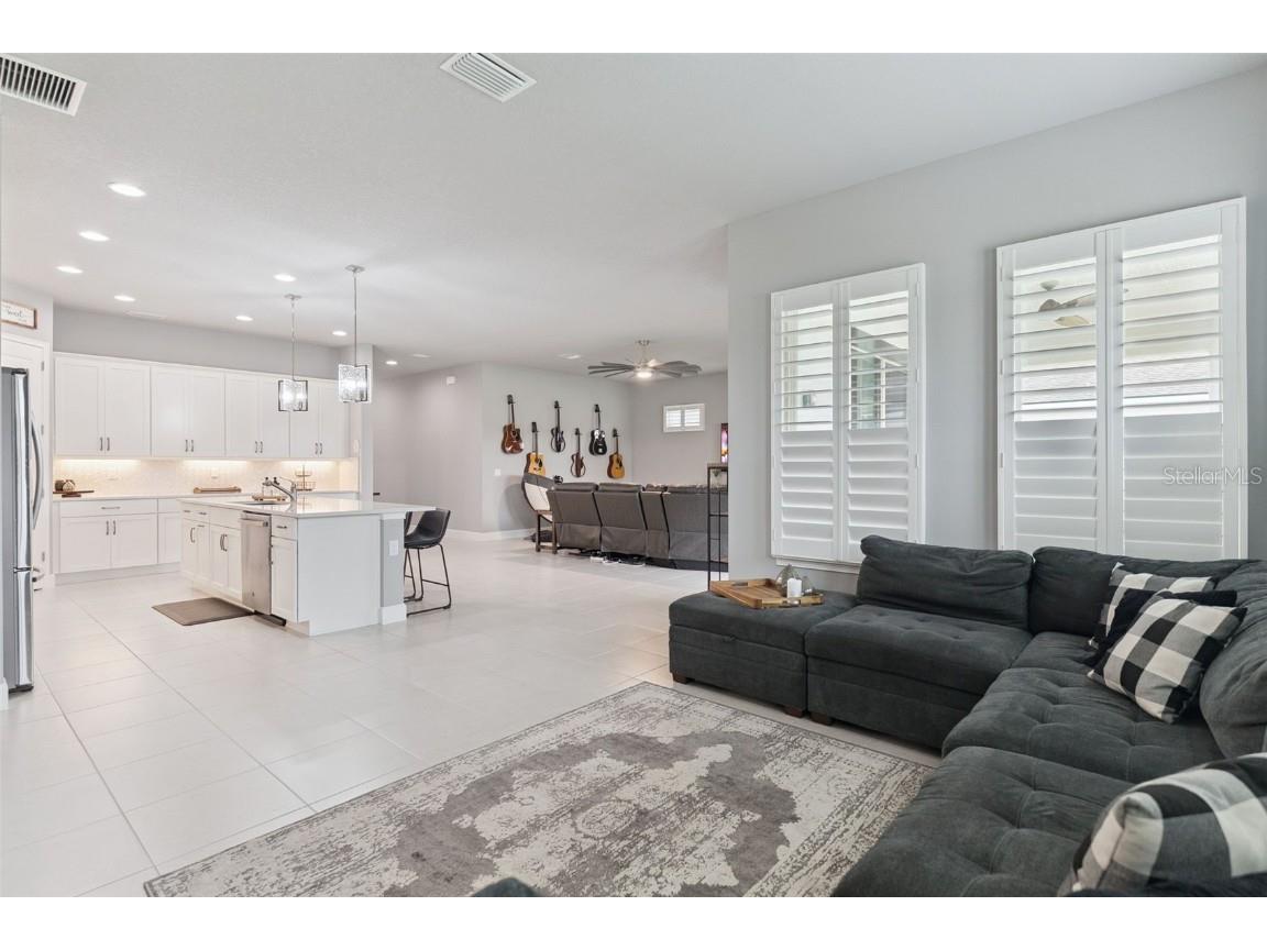 569 Mosaic Boulevard Daytona Beach FL 32124 O6363223 image9