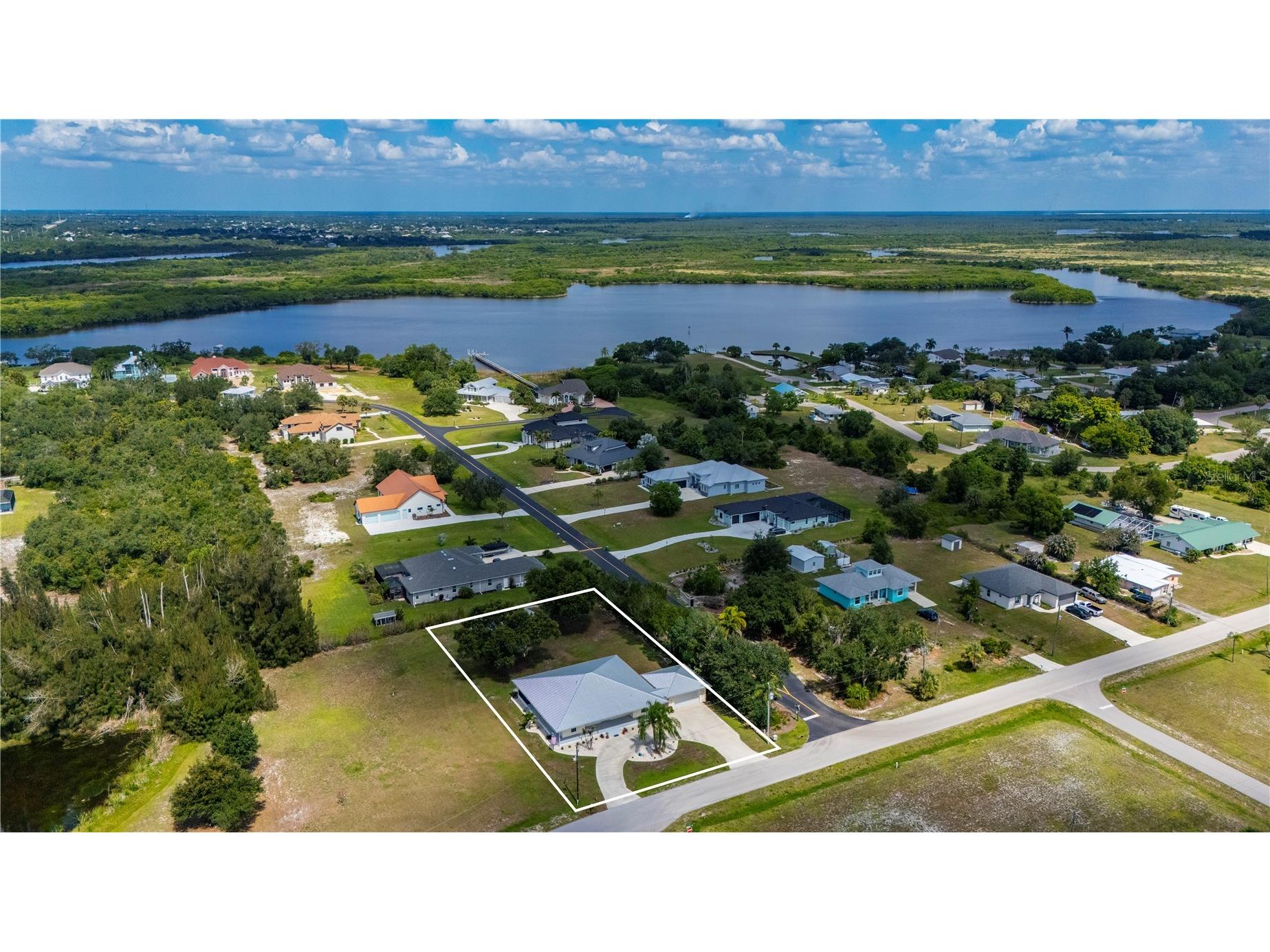 569 Rio Vista Avenue Punta Gorda FL 33982 C7527932 image3