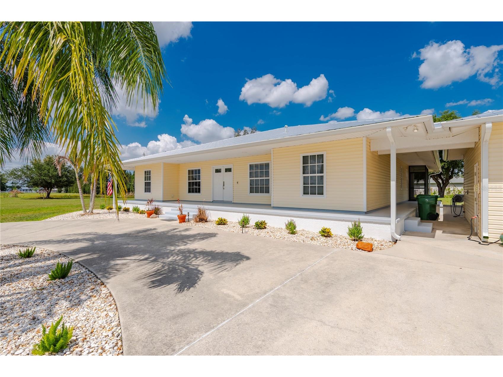 569 Rio Vista Avenue Punta Gorda FL 33982 C7527932 image8