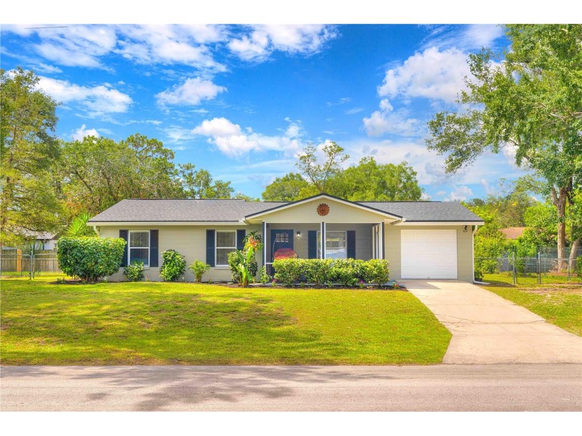 569 Sidney Drive Lake Helen FL 32744 V4930727 image1