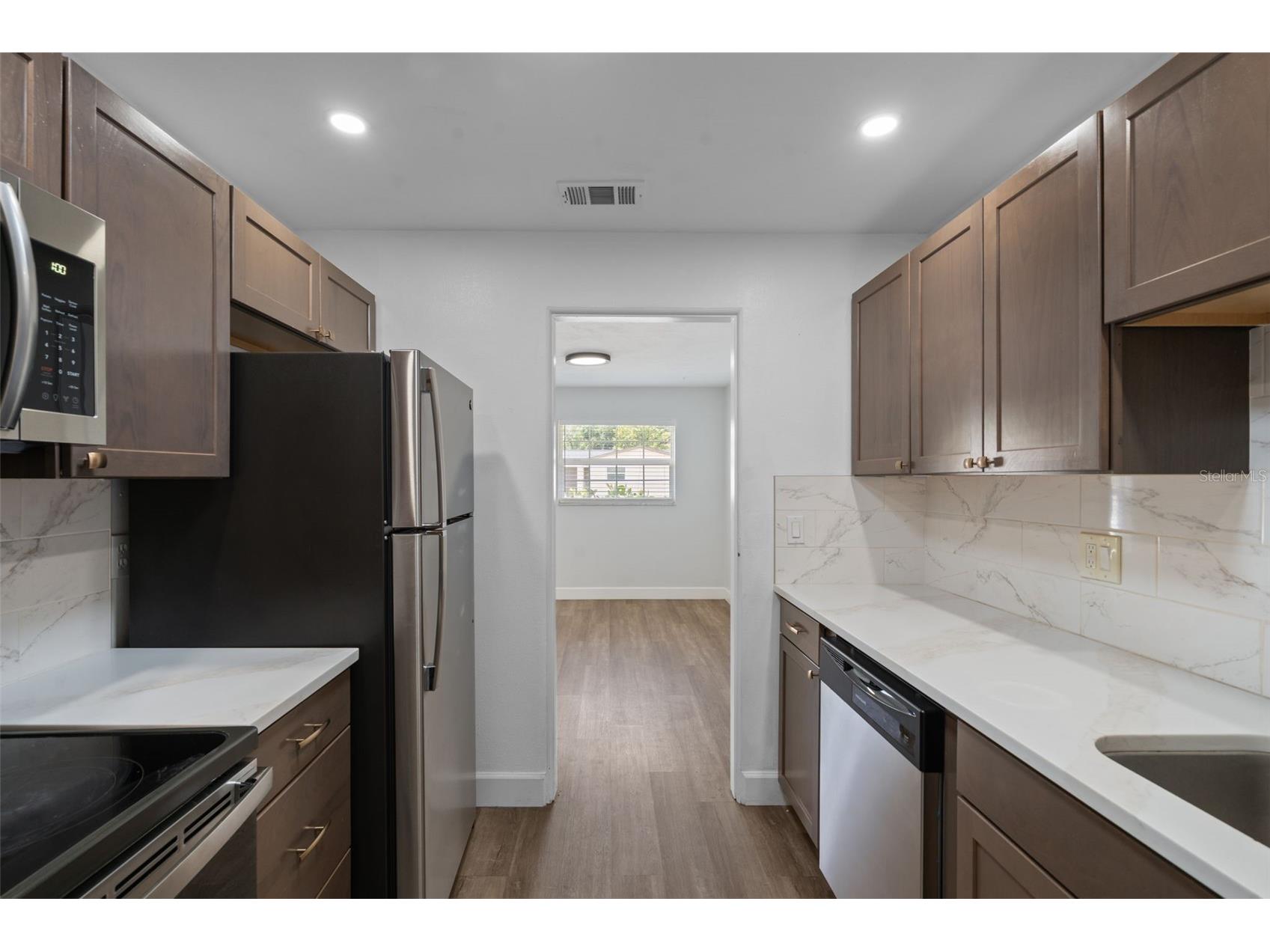 5690 6th Street S Saint Petersburg FL 33705 TB8506290 image13