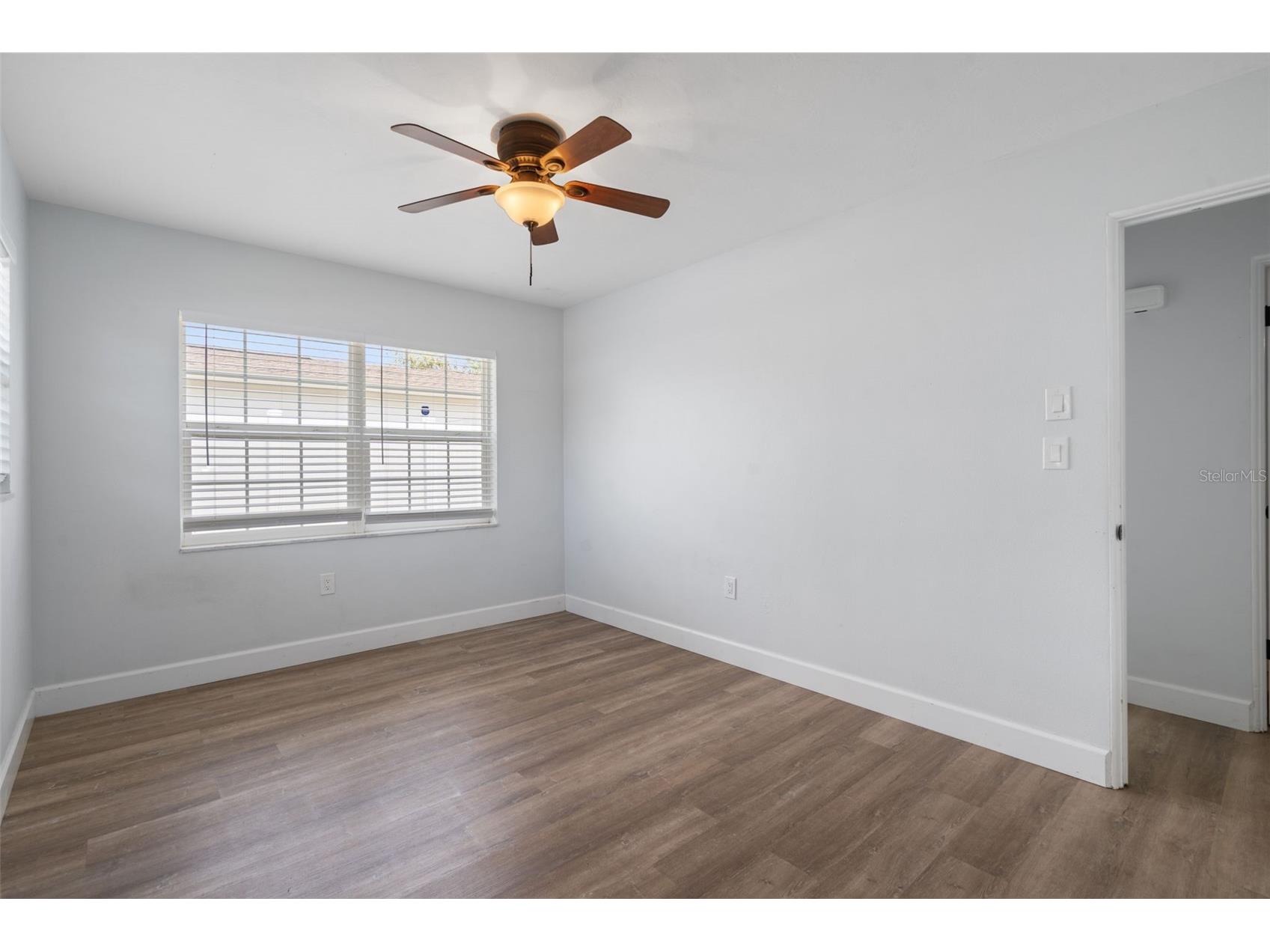 5690 6th Street S Saint Petersburg FL 33705 TB8506290 image23