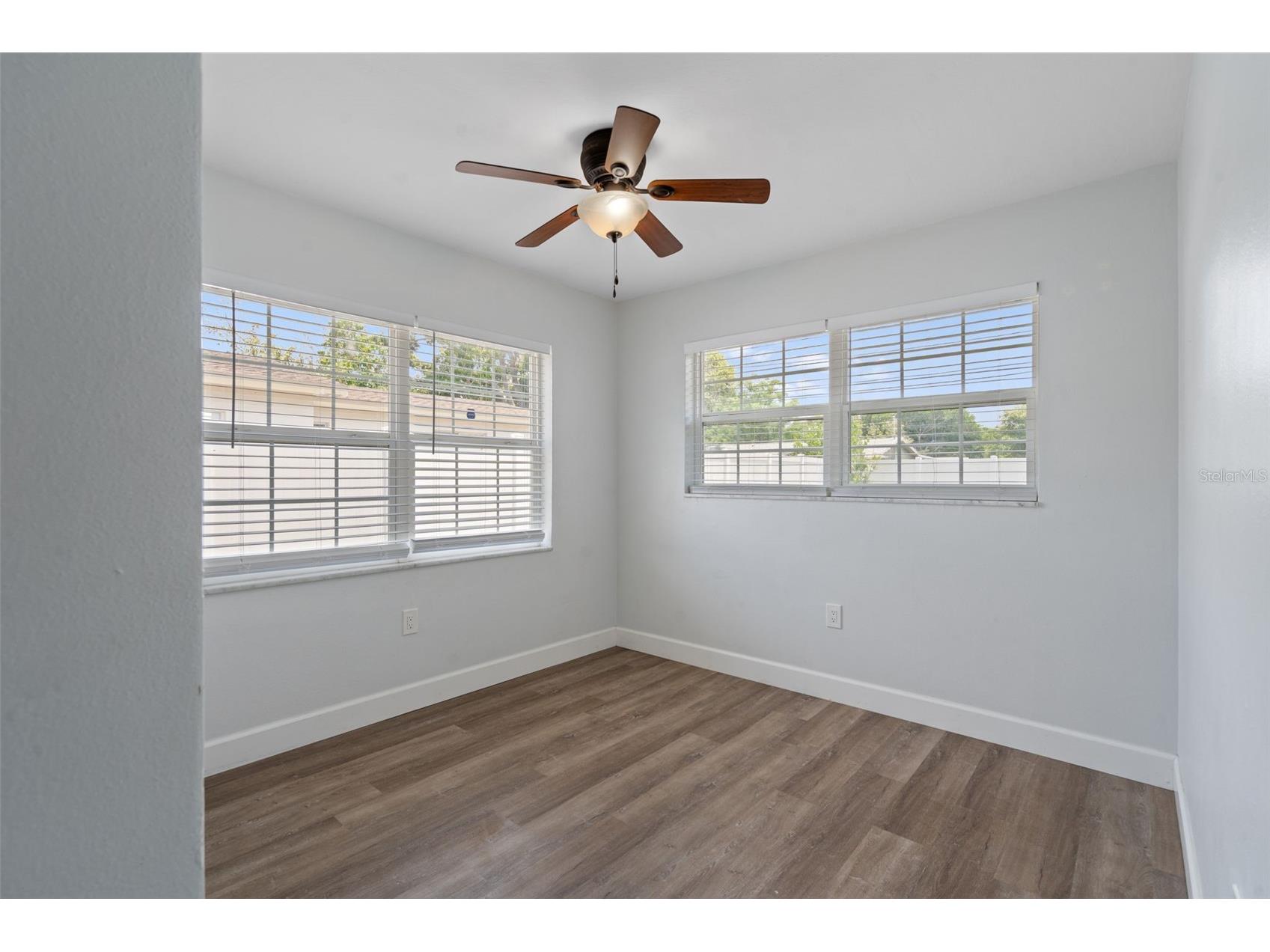 5690 6th Street S Saint Petersburg FL 33705 TB8506290 image26