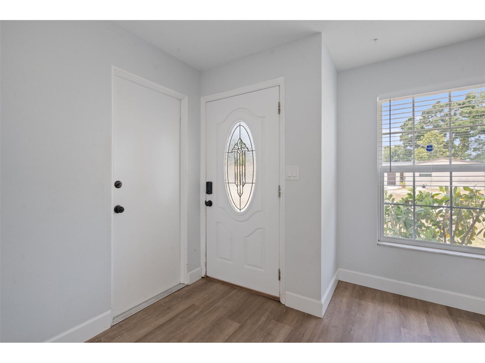 5690 6th Street S Saint Petersburg FL 33705 TB8506290 image4