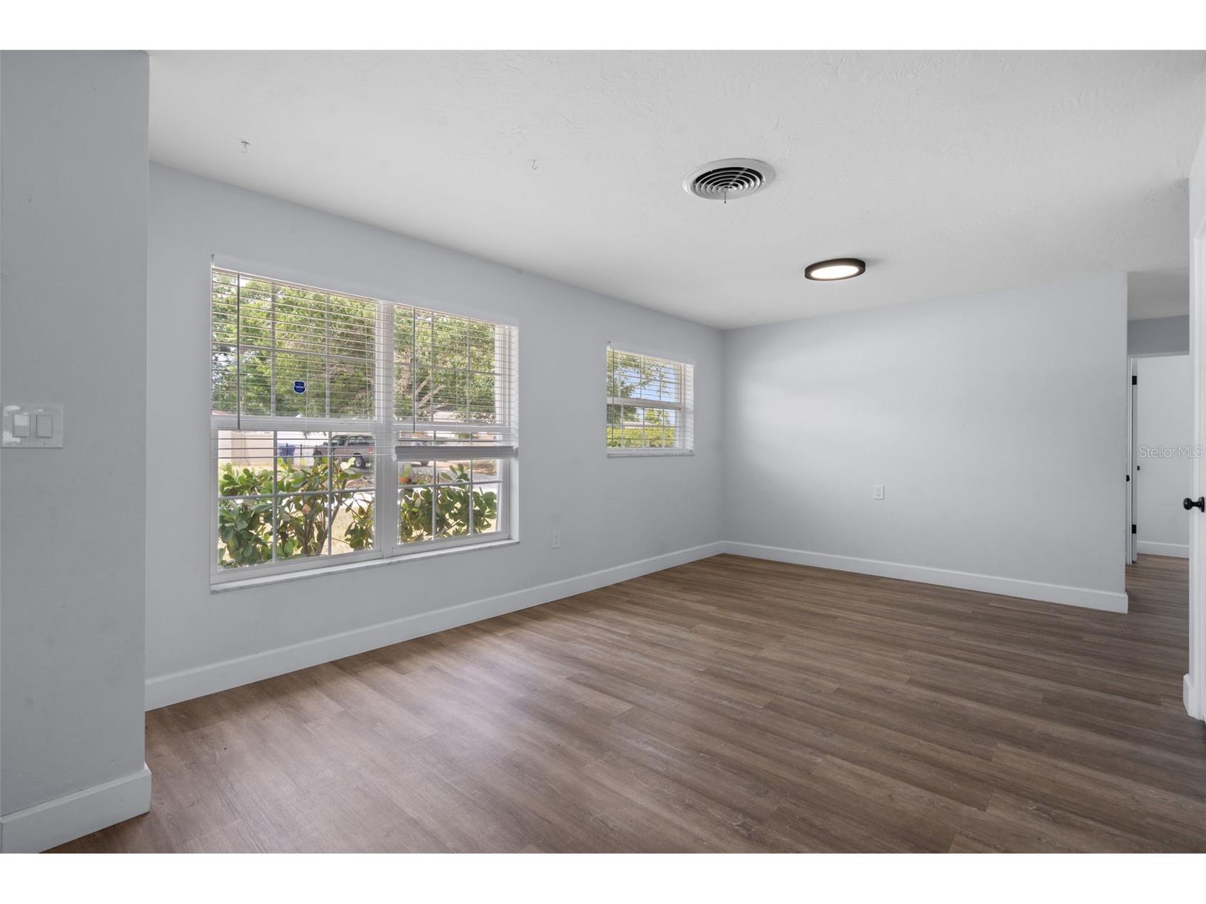 5690 6th Street S Saint Petersburg FL 33705 TB8506290 image8