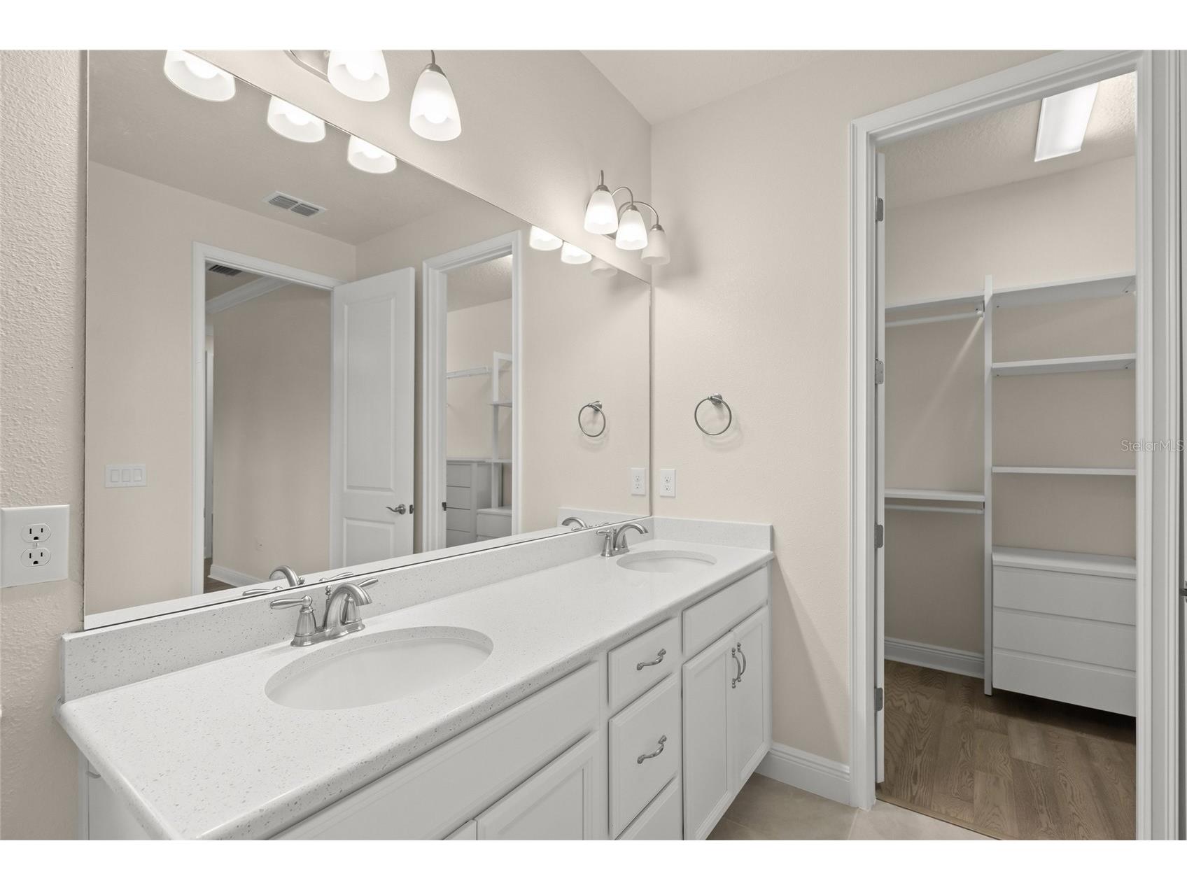 5690 Long Shore Loop Sarasota FL 34238 A4700725 image18