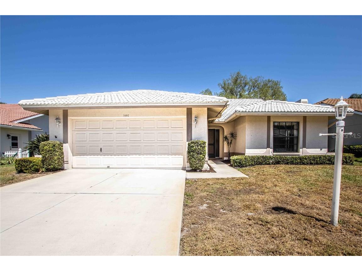 5692 Beaurivage Avenue Sarasota FL 34243 A4607389 image1