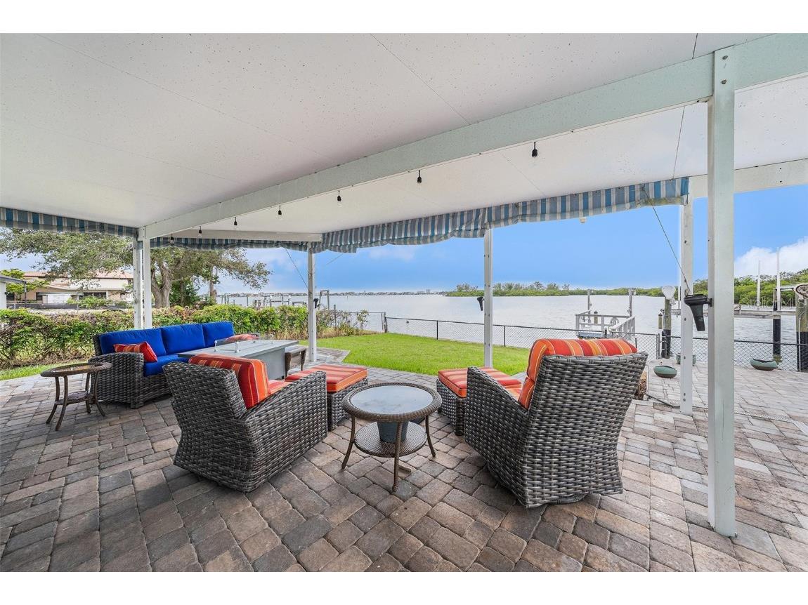 5694 Oakhurst Drive Seminole FL 33772 TB8449649 image1