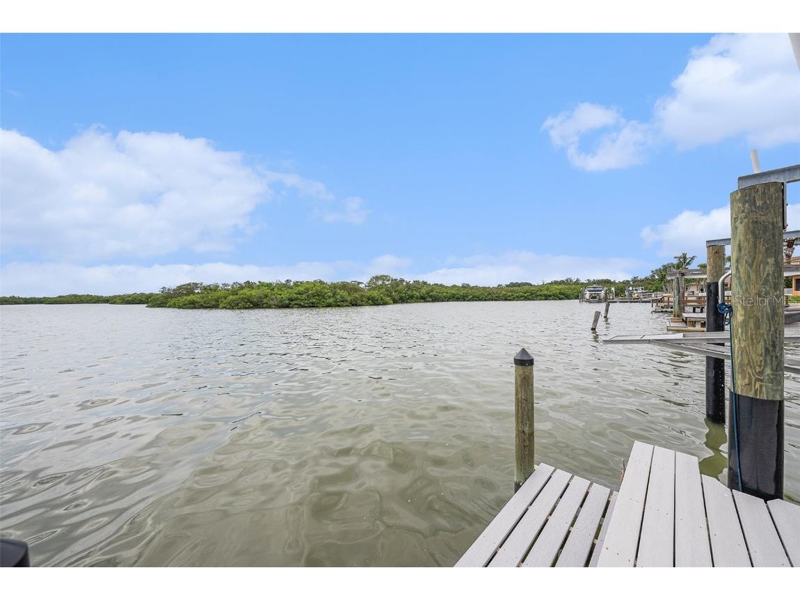 5694 Oakhurst Drive Seminole FL 33772 TB8449649 image33