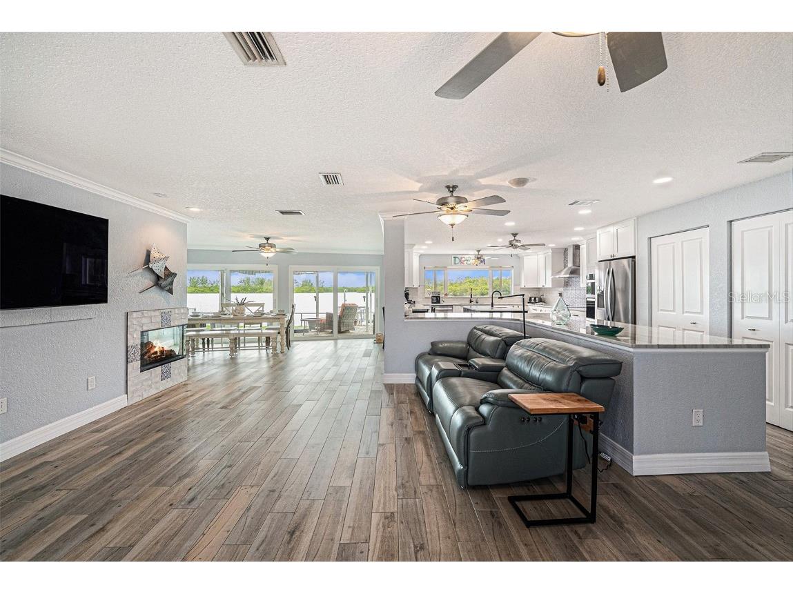 5694 Oakhurst Drive Seminole FL 33772 TB8449649 image5