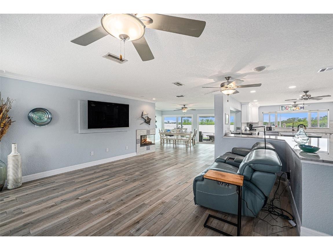 5694 Oakhurst Drive Seminole FL 33772 TB8449649 image7