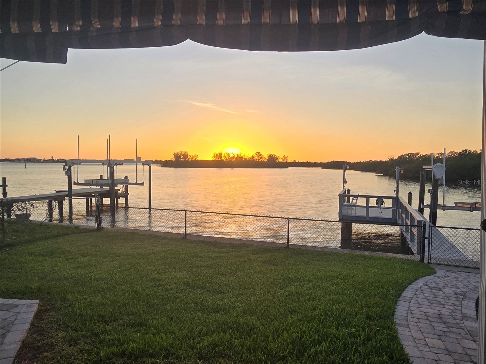5694 Oakhurst Drive Seminole FL 33772 TB8449649 image75