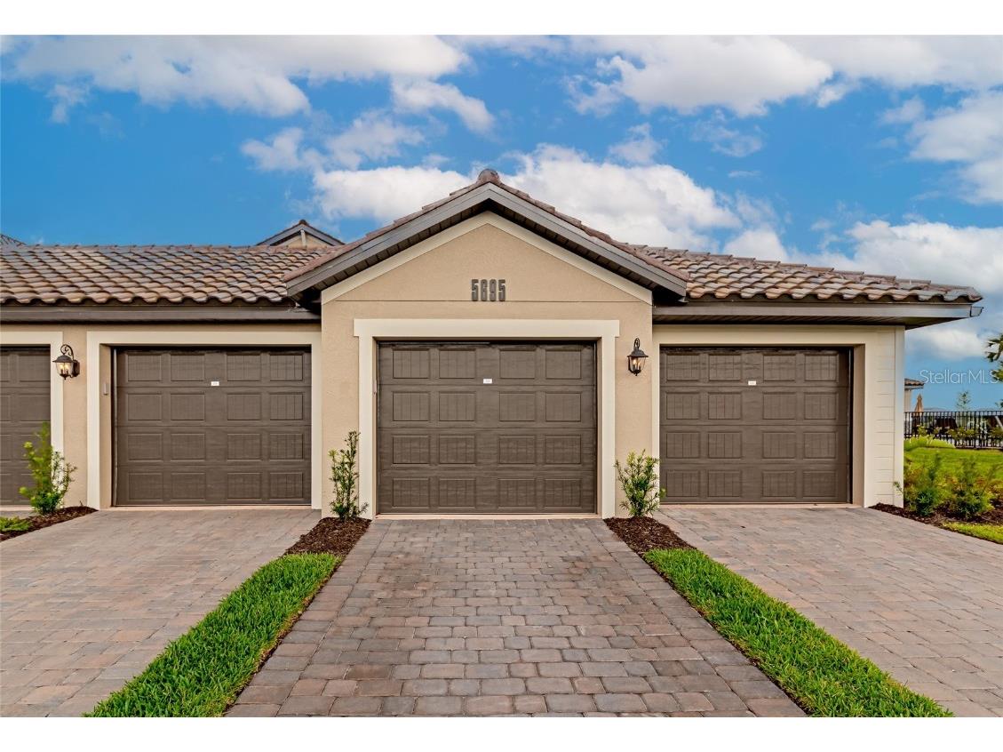 5695 Palmer Circle #106 Bradenton FL 34211 A4563918 image1