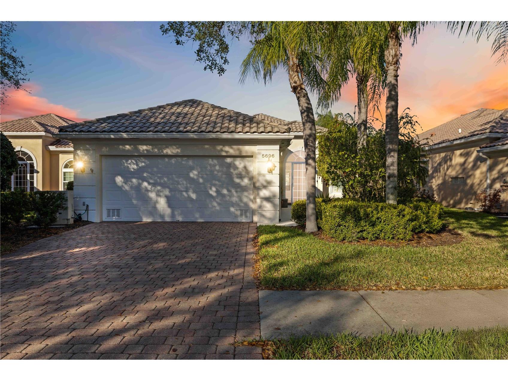 5696 Ferrara Drive Sarasota FL 34238 A4686855 image1