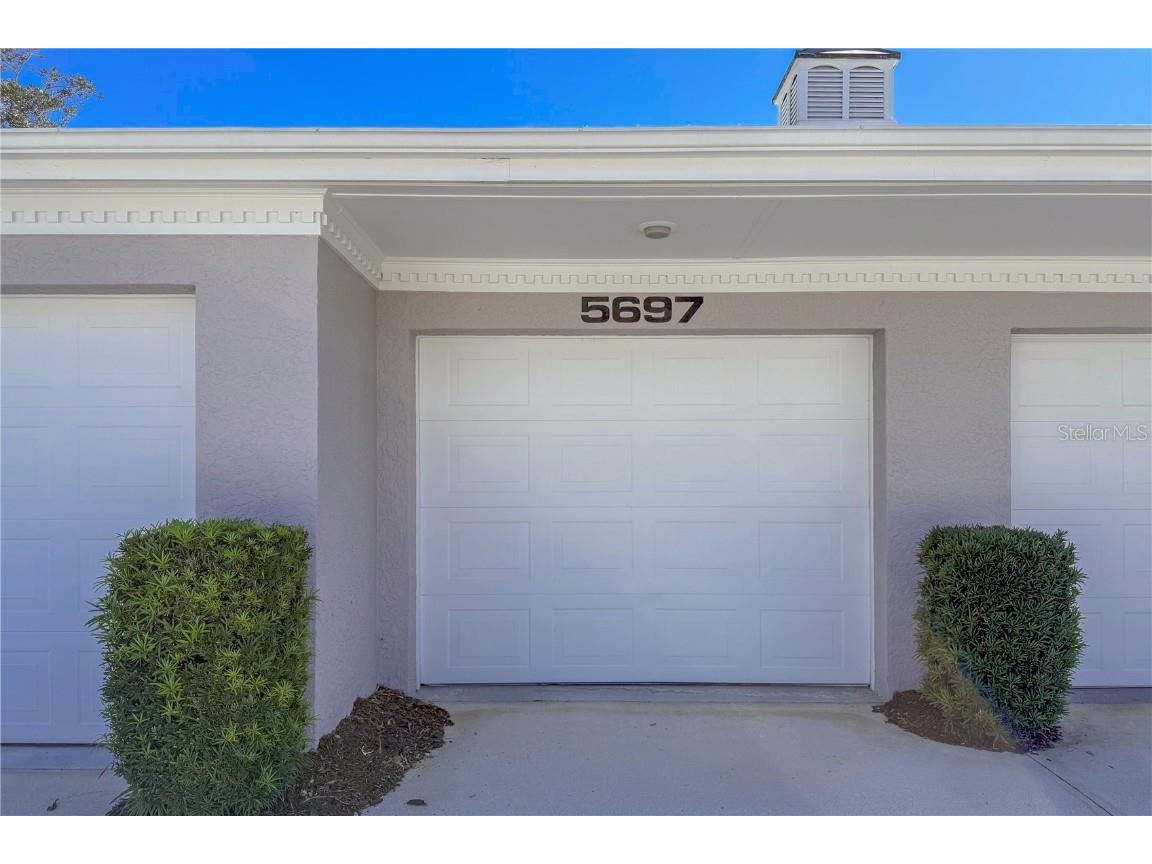 5697 Sheffield Greene Circle #51 Sarasota FL 34235 A4655037 image3