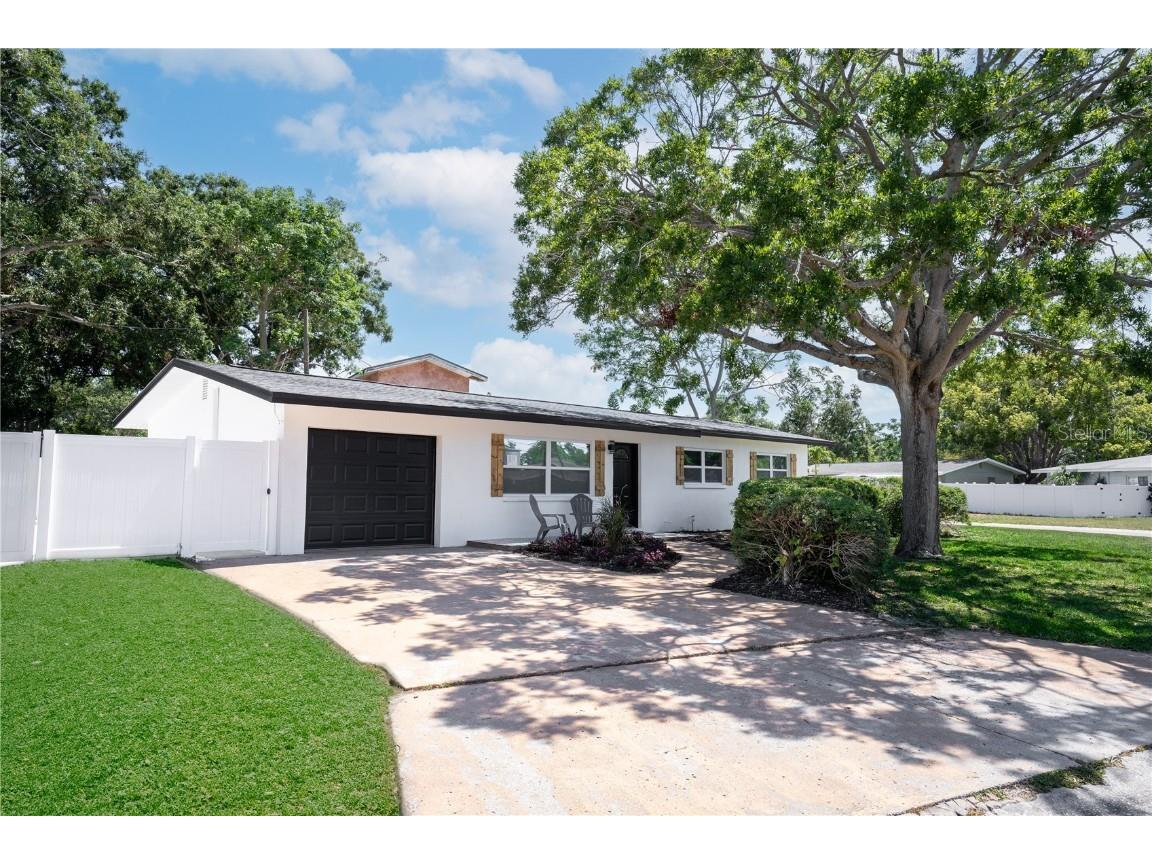 5698 26th Avenue N Saint Petersburg FL 33710 TB8383172 image1
