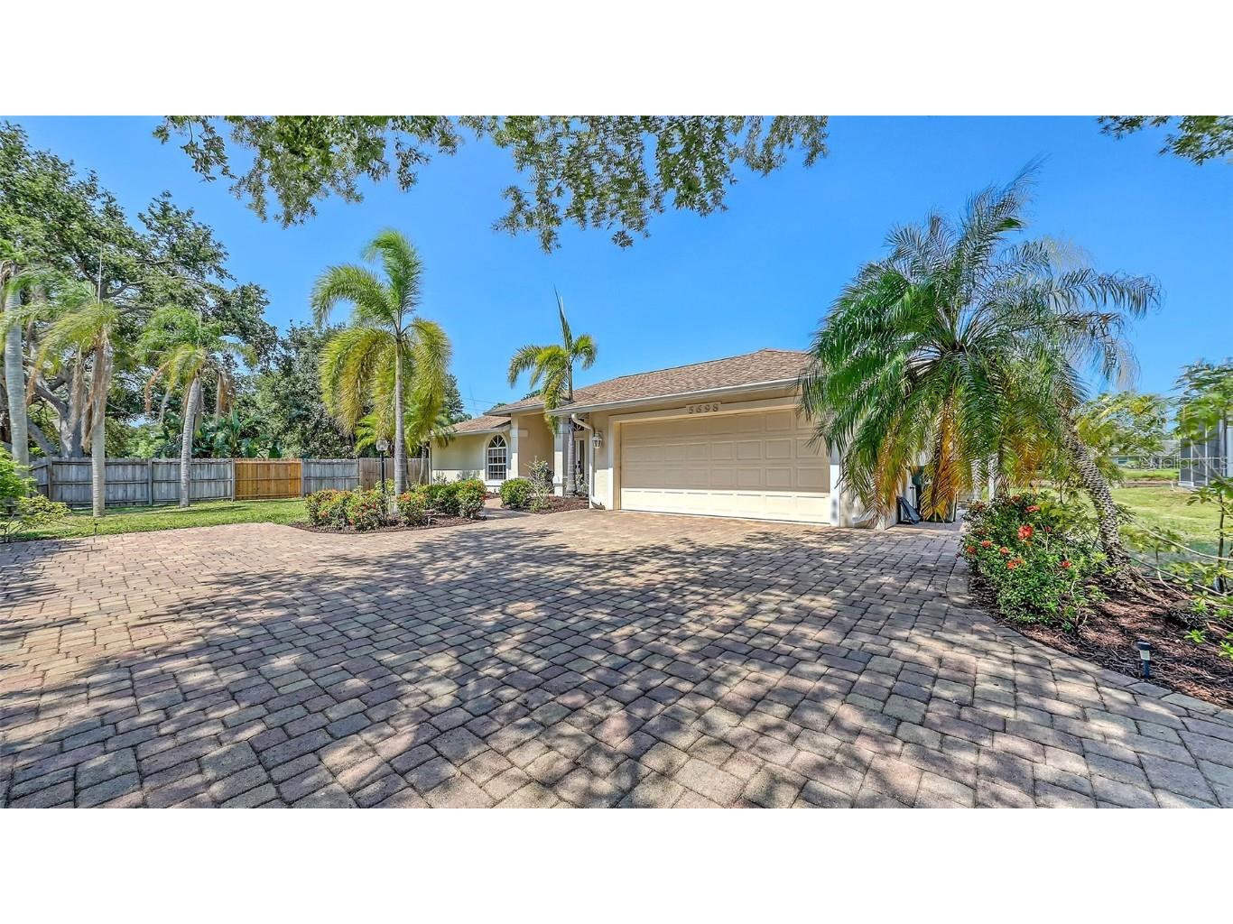 5698 Country Walk Lane Sarasota FL 34233 A4654065 image3