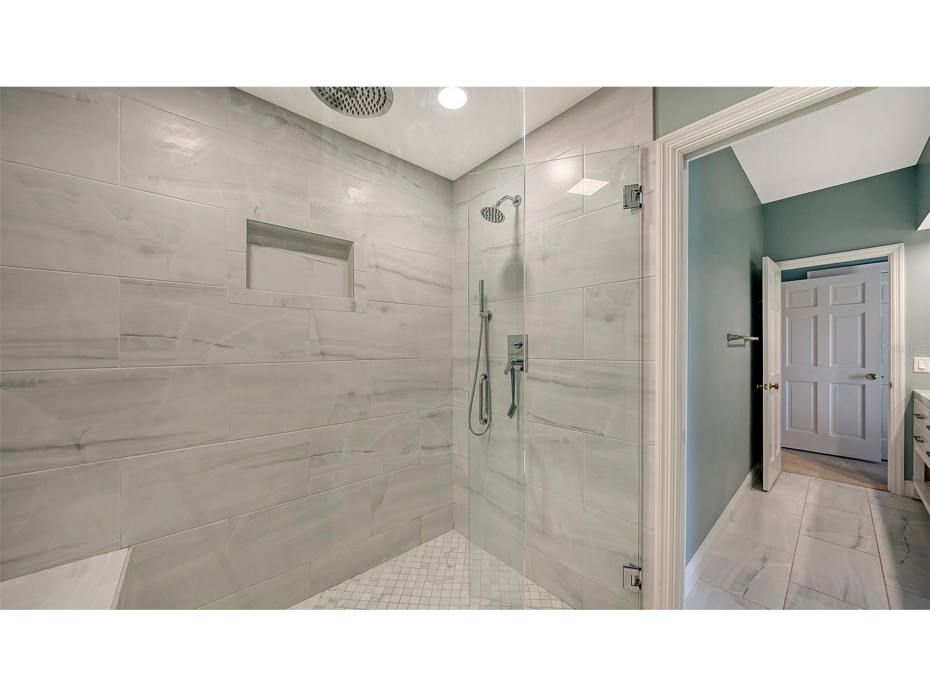 57 Bishops Court Road #121 Osprey FL 34229 A4680582 image35
