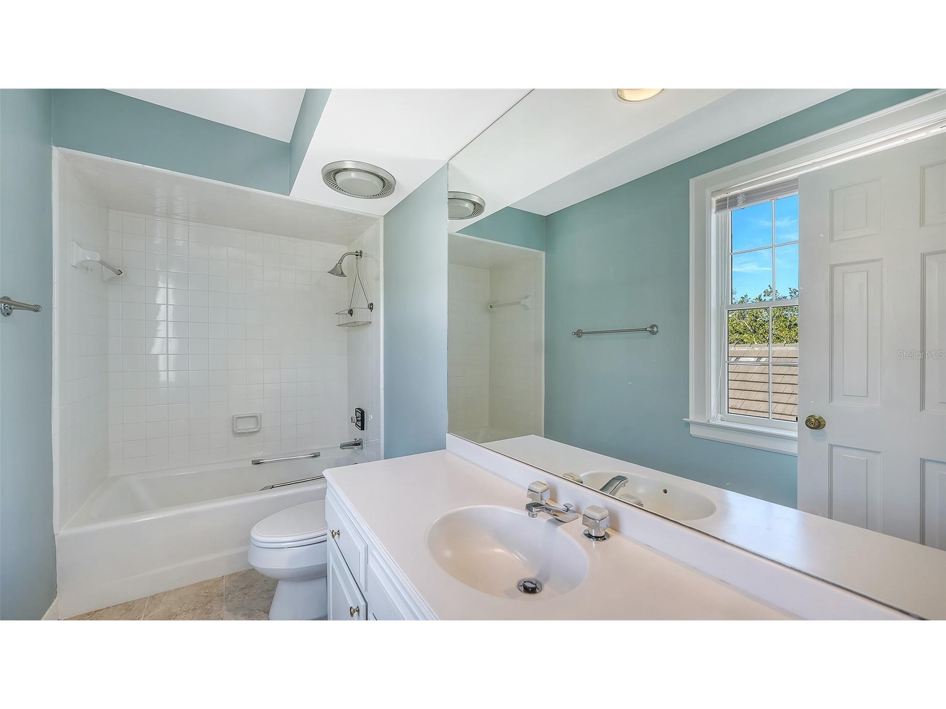 57 Bishops Court Road #121 Osprey FL 34229 A4680582 image39