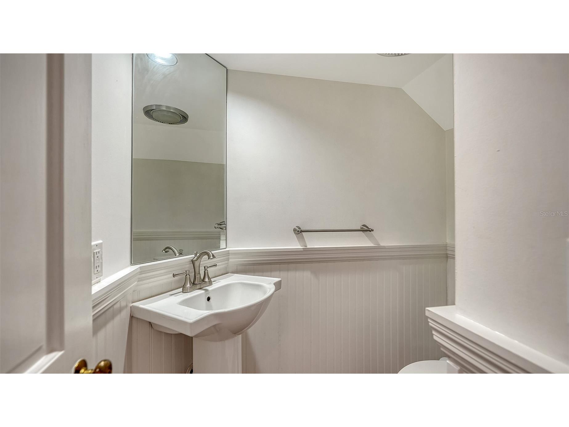 57 Bishops Court Road #121 Osprey FL 34229 A4680582 image40
