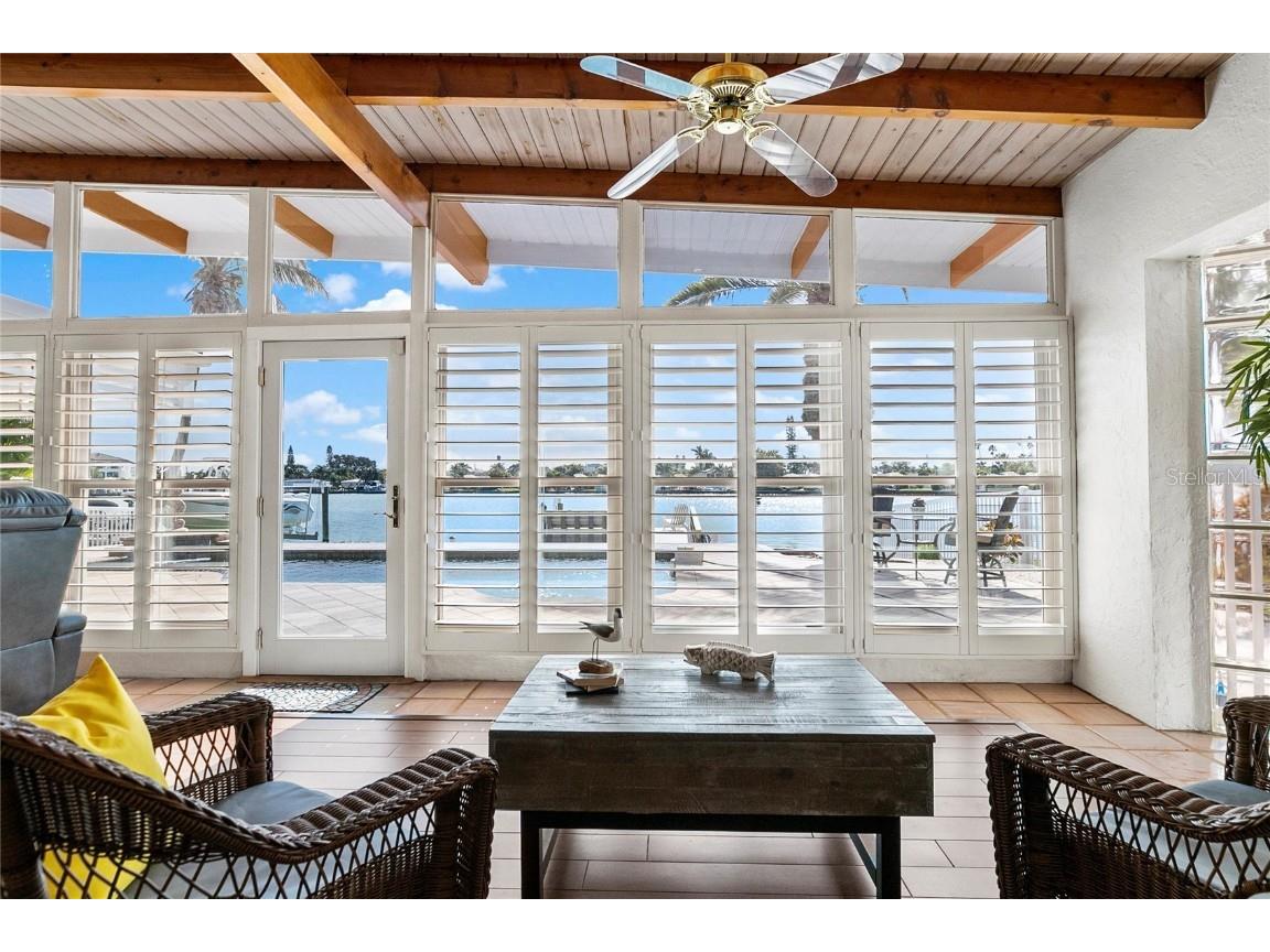 57 Dolphin Drive Treasure Island FL 33706 U8188697 image1