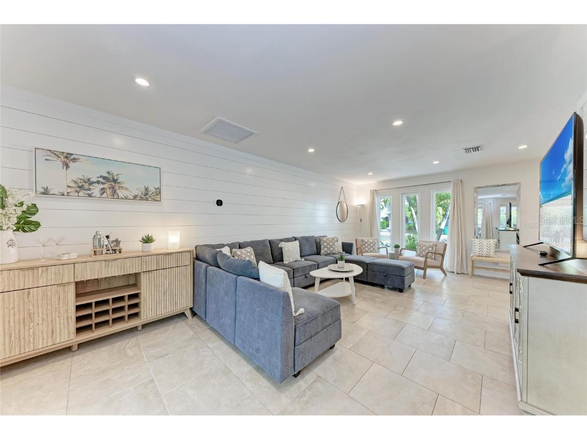 57 N Shore Drive Anna Maria FL 34216 A4676196 image10