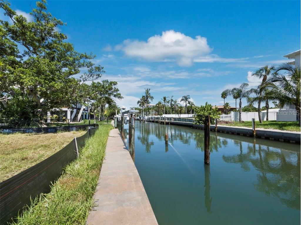 570 De Narvaez Drive Longboat Key FL 34228 A4662673 image3