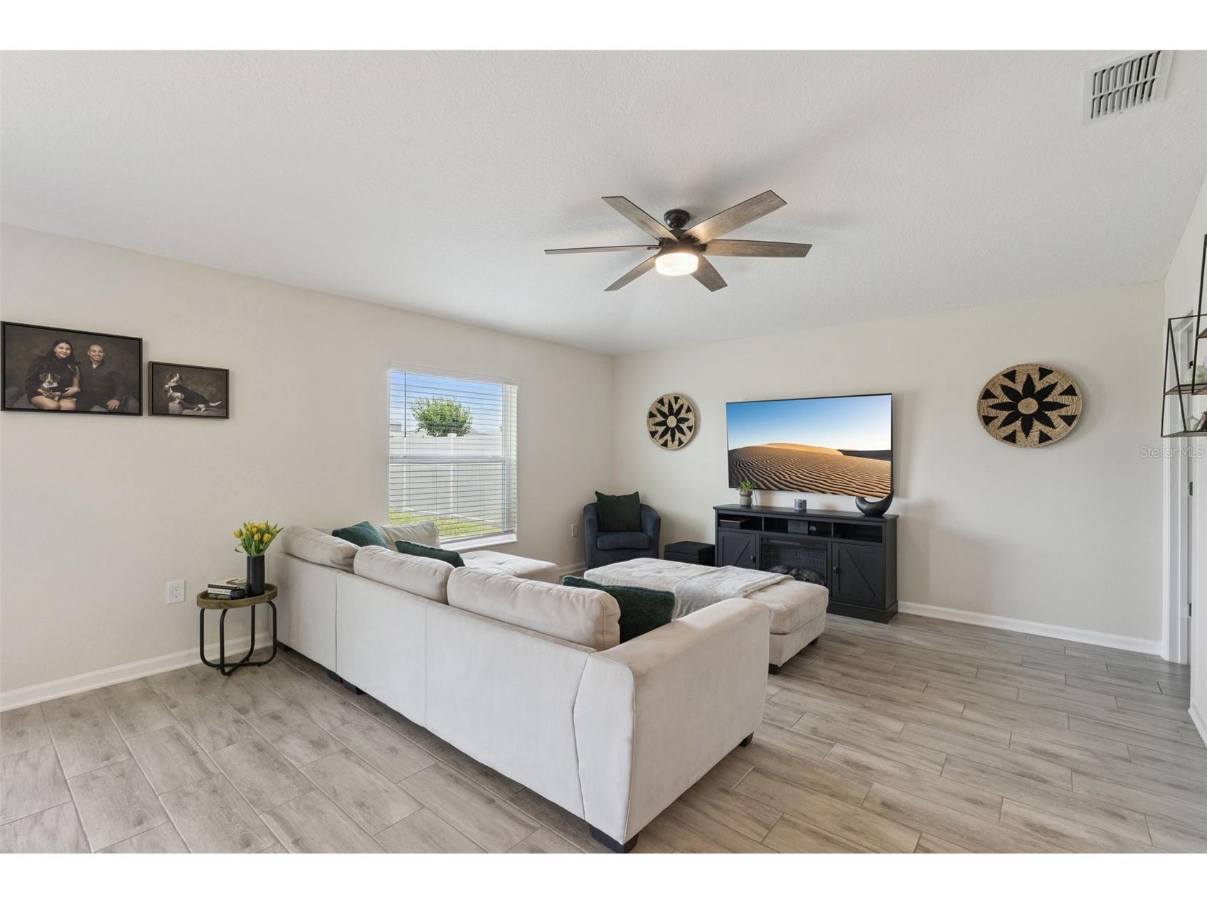 570 Peg Court Saint Cloud FL 34772 OM723727 image3
