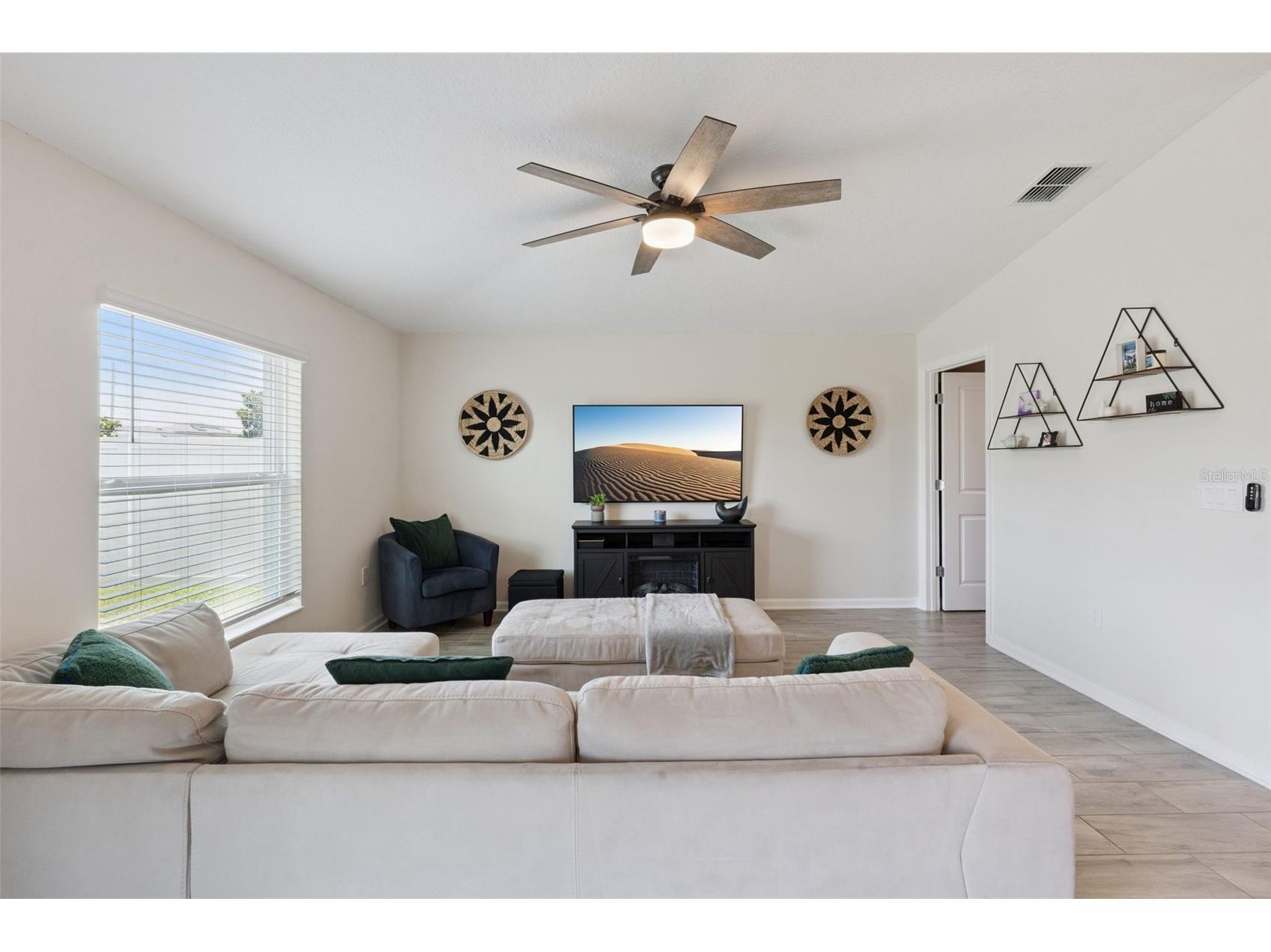 570 Peg Court Saint Cloud FL 34772 OM723727 image4