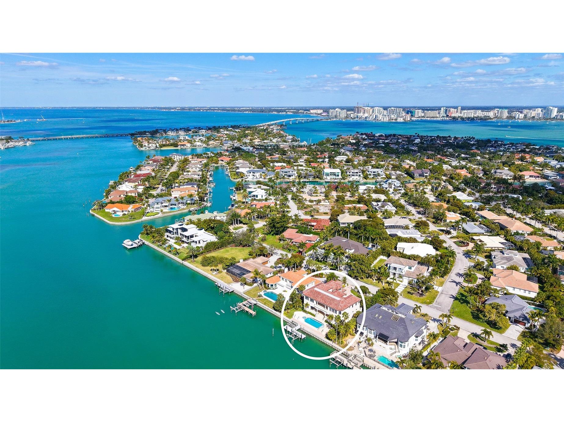 570 S Spoonbill Drive Sarasota FL 34236 A4679610 image1