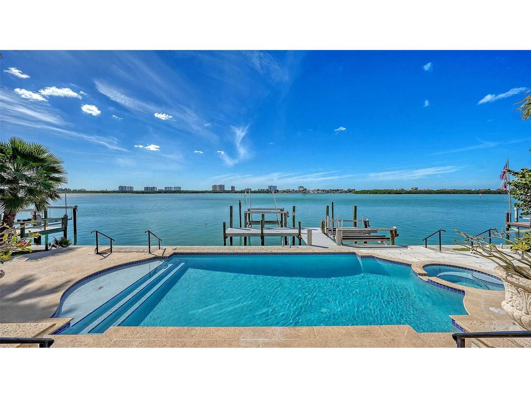 570 S Spoonbill Drive Sarasota FL 34236 A4679610 image81