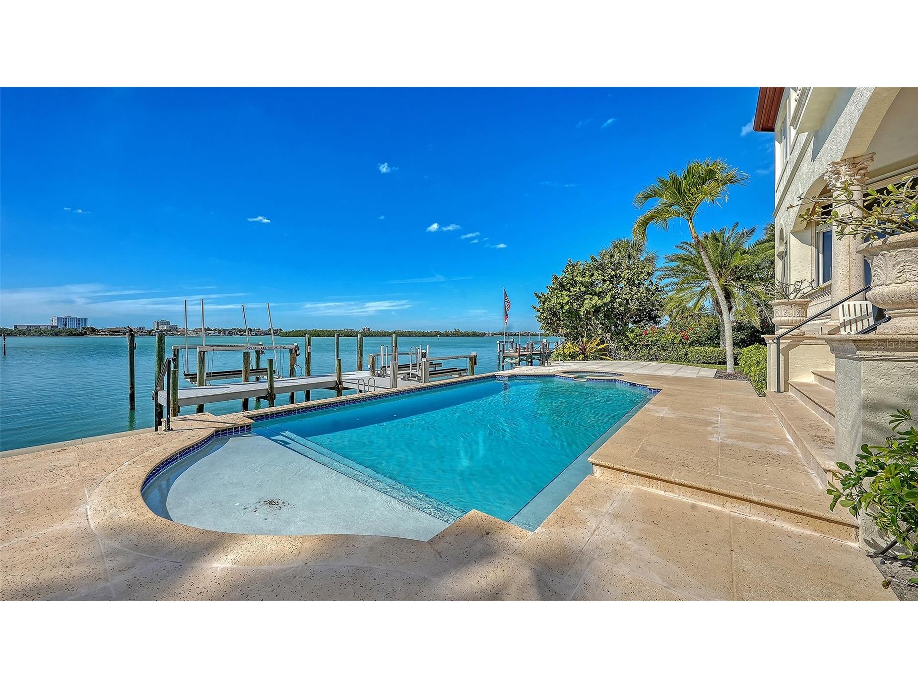 570 S Spoonbill Drive Sarasota FL 34236 A4679610 image82