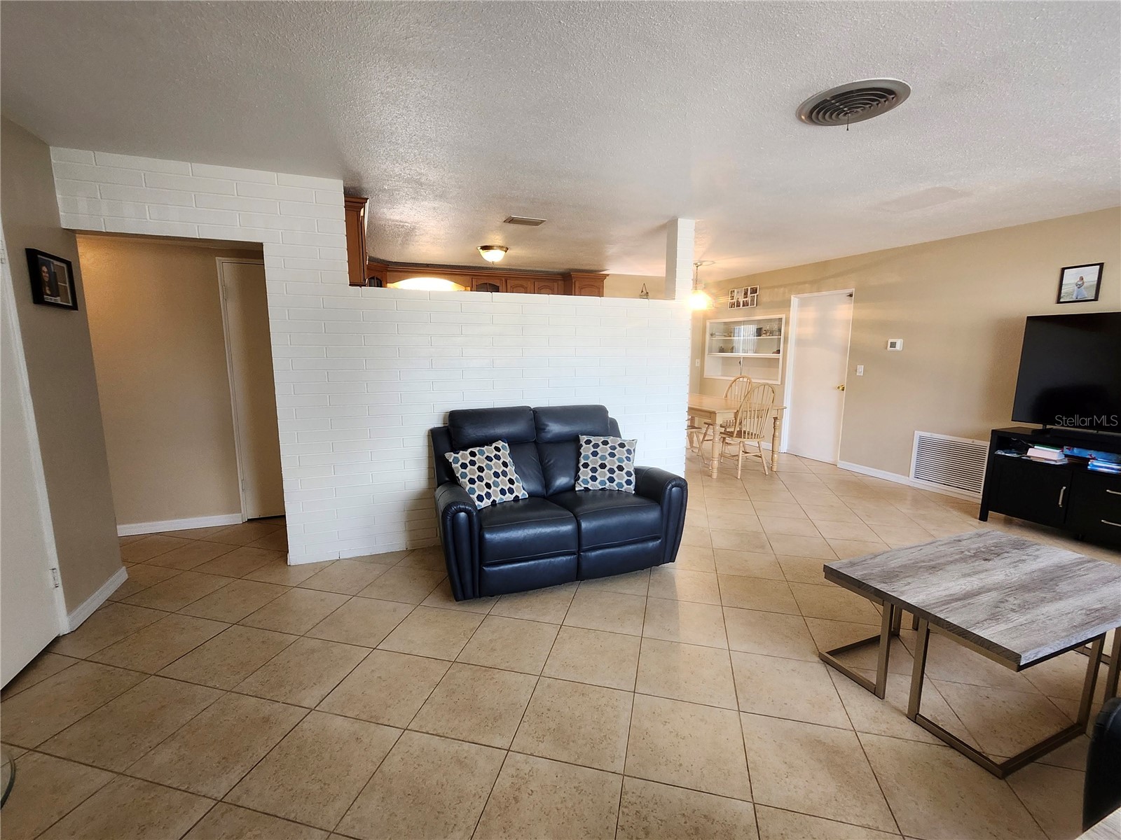 5700 30th Avenue N Saint Petersburg FL 33710 TB8470762 image2