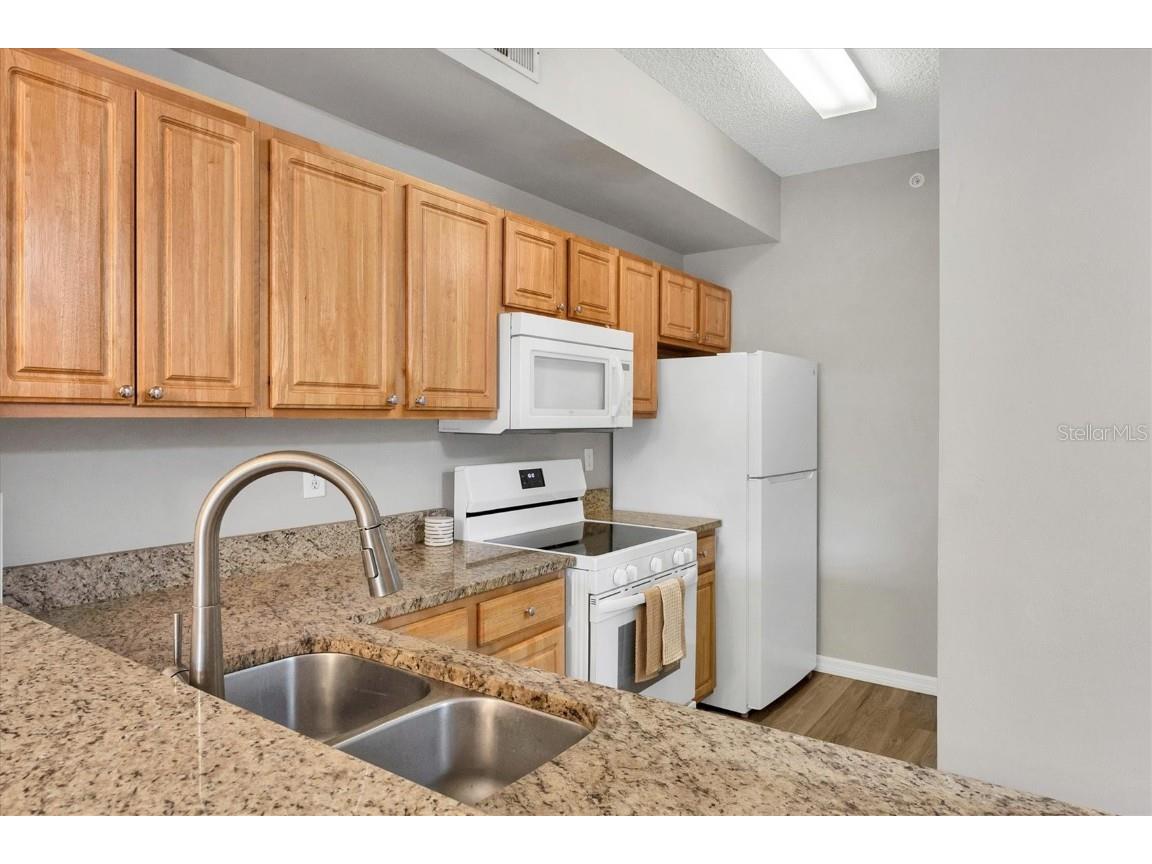 5700 Bentgrass Drive #16-211 Sarasota FL 34235 A4636488 image15