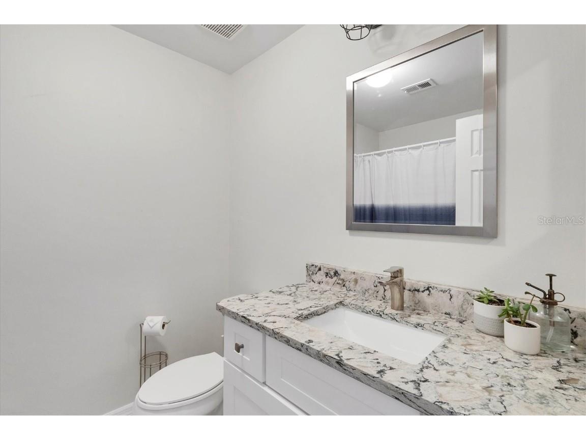 5700 Bentgrass Drive #16-211 Sarasota FL 34235 A4636488 image17