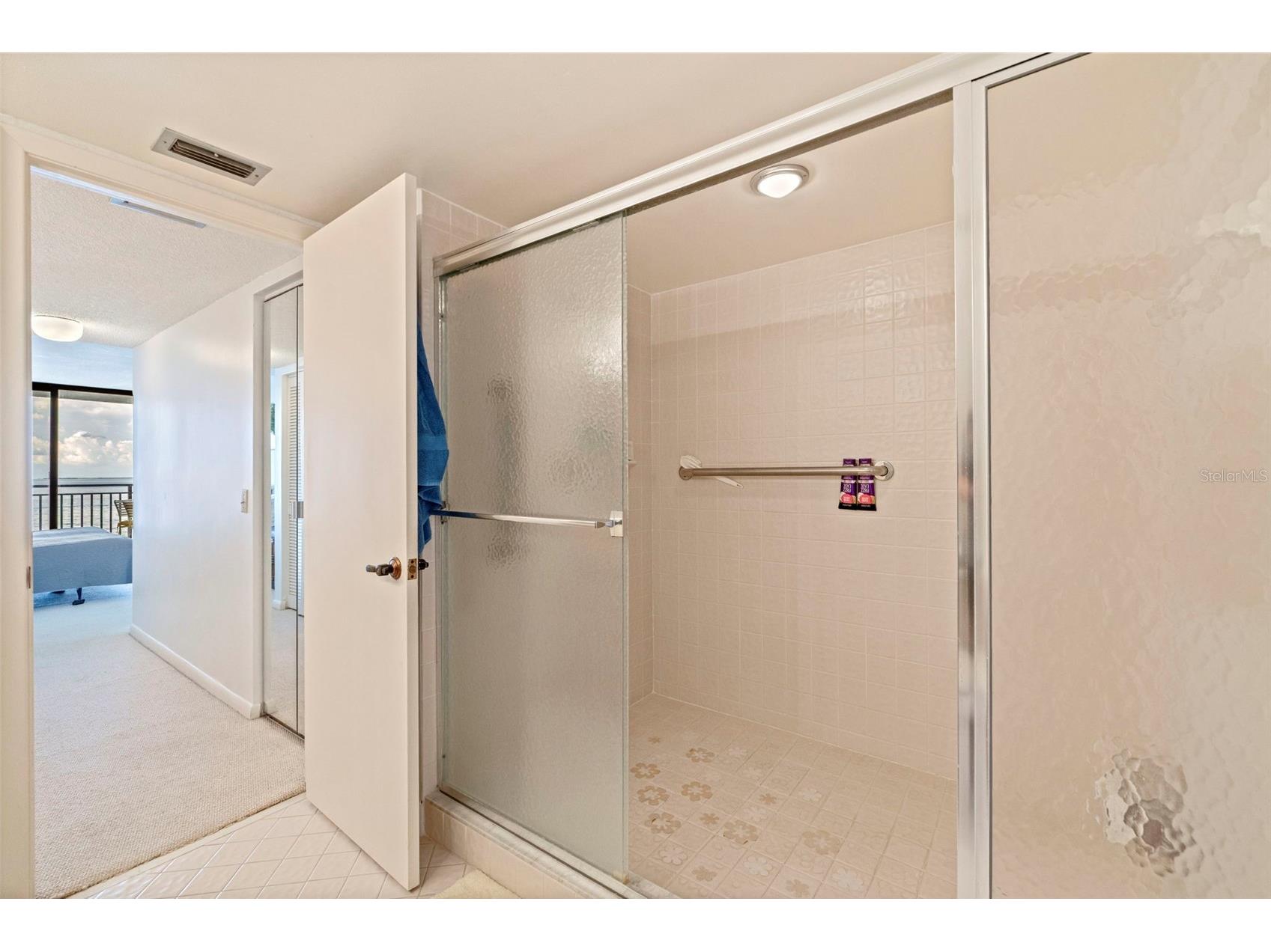 5700 Escondida Boulevard S #303 Saint Petersburg FL 33715 - TAMPA BAY TB8418802 image23