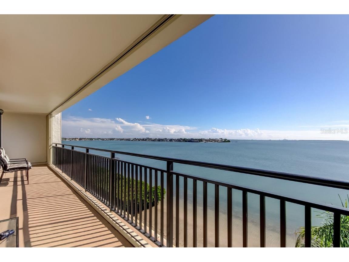 5700 Escondida Boulevard S #403 Saint Petersburg FL 33715 TB8450732 image1