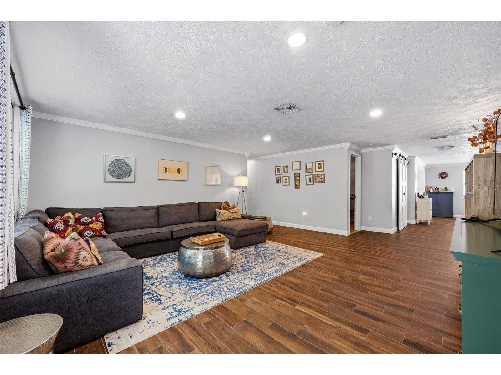 5700 Harding Boulevard NE Saint Petersburg FL 33703 TB8499178 image9