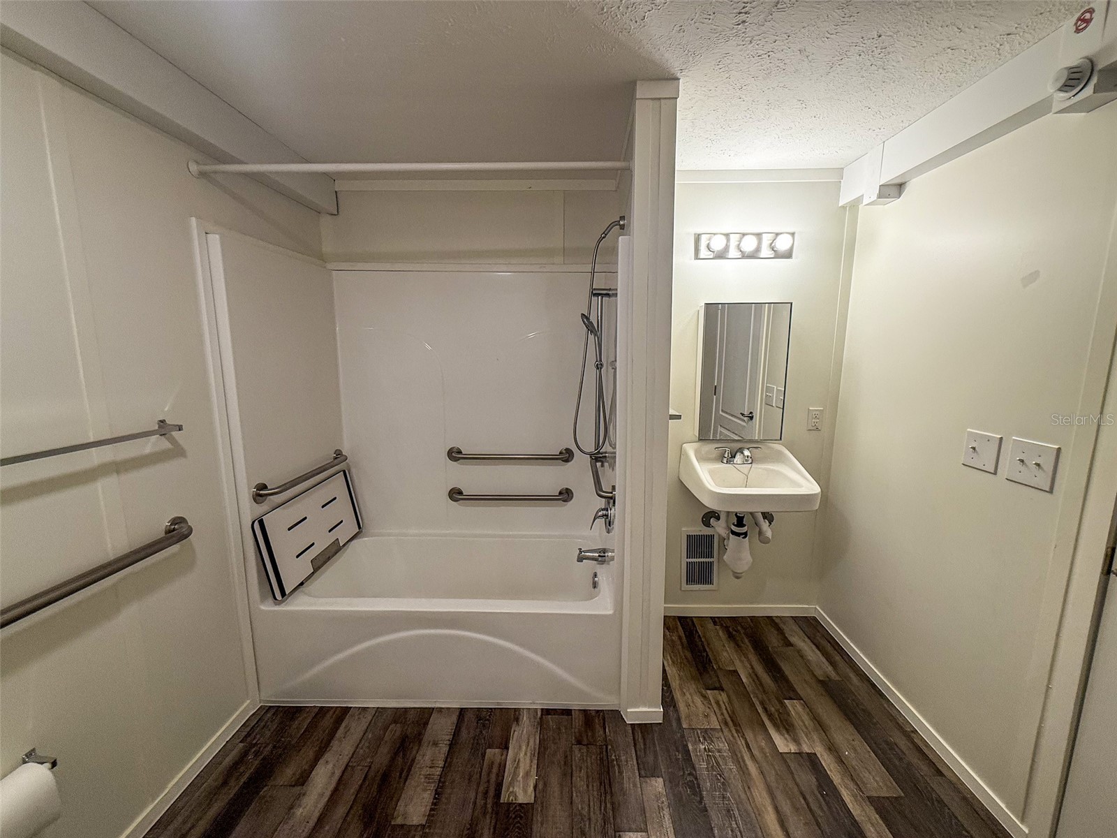 5700 Holiday Park Boulevard North Port FL 34287 A4661489 image13