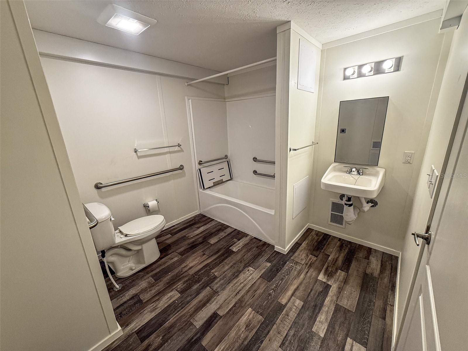 5700 Holiday Park Boulevard North Port FL 34287 A4661489 image5