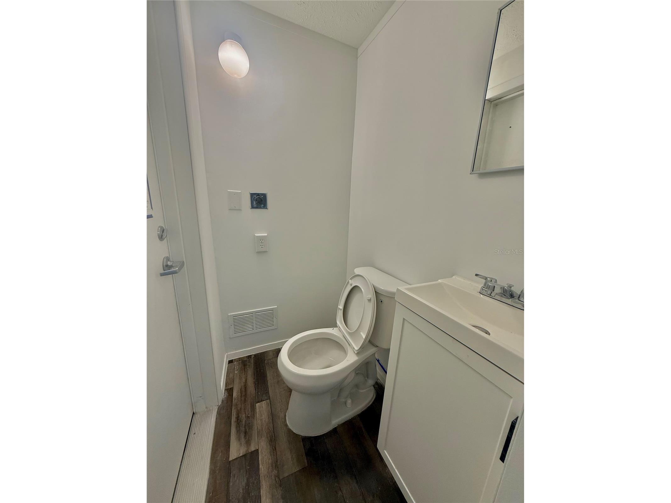 5700 Holiday Park Boulevard North Port FL 34287 A4661489 image6