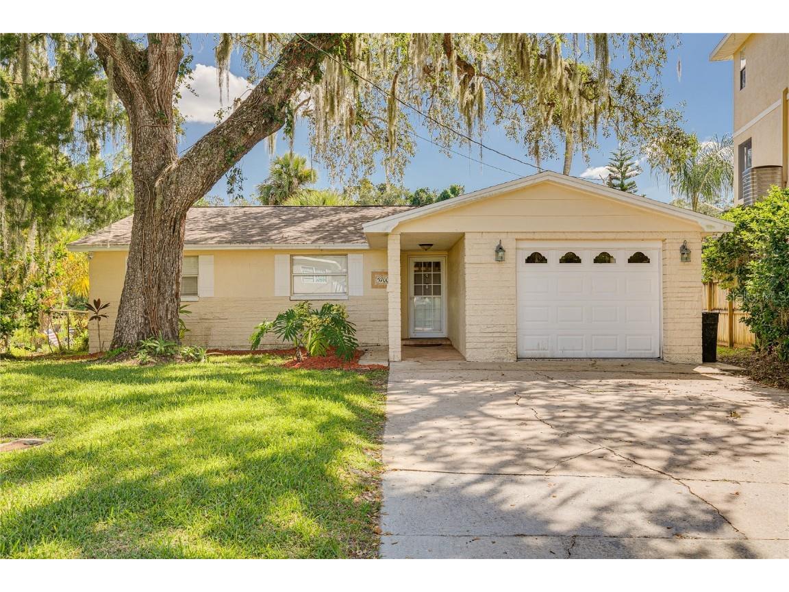 5700 Riverview Drive New Port Richey FL 34652 W7838554 image1