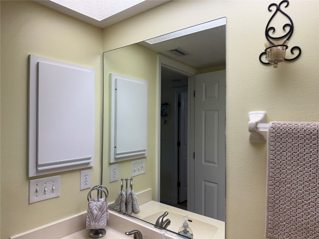 5700 Sheffield Greene Circle #87 Sarasota FL 34235 A4660475 image18