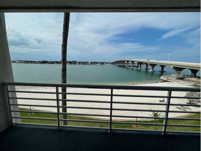 5701 Bahia Del Mar Circle #402 Saint Petersburg FL 33715 - GULF TB8450622 image1