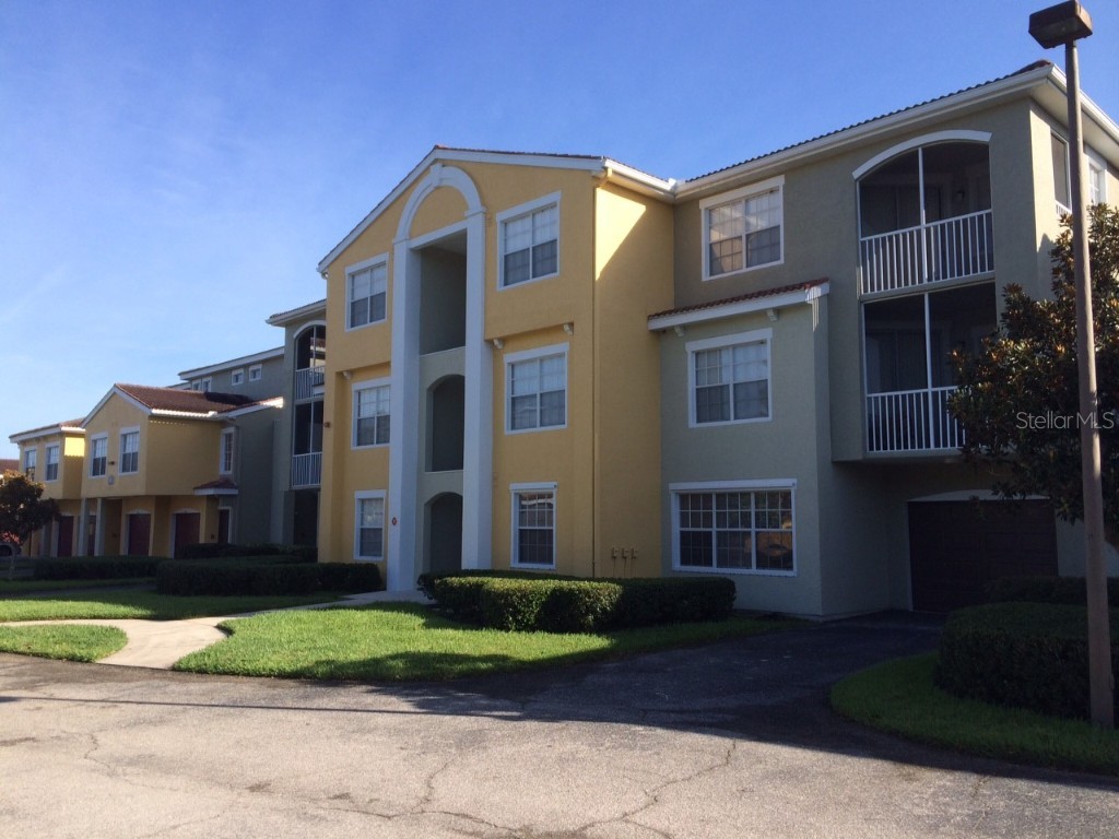 5701 Bentgrass Drive #18-207 Sarasota FL 34235 A4607897 image1