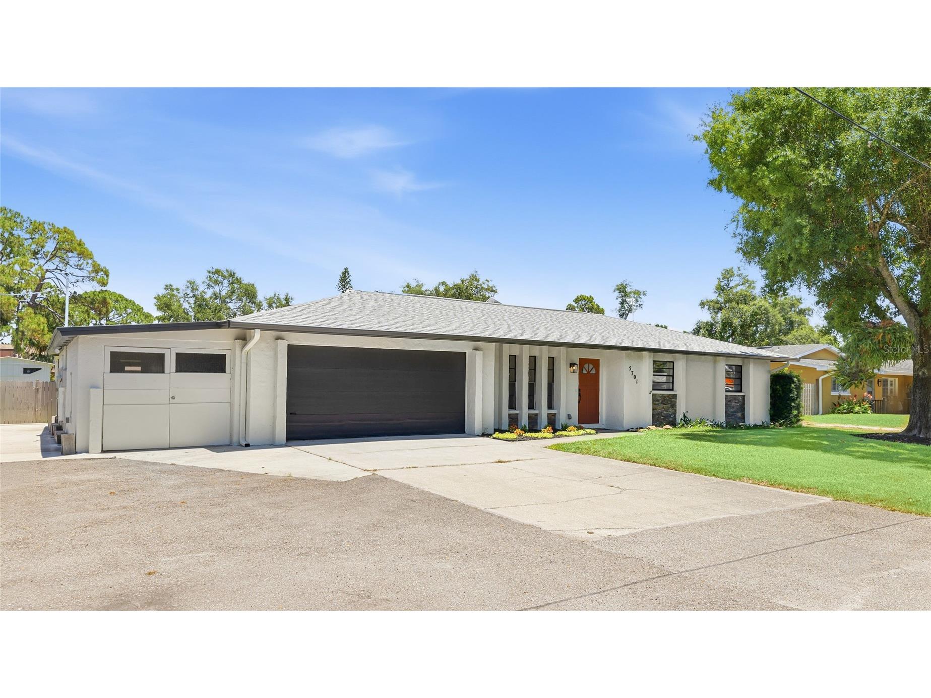 5701 Blount Avenue Sarasota FL 34231 A4697731 image2