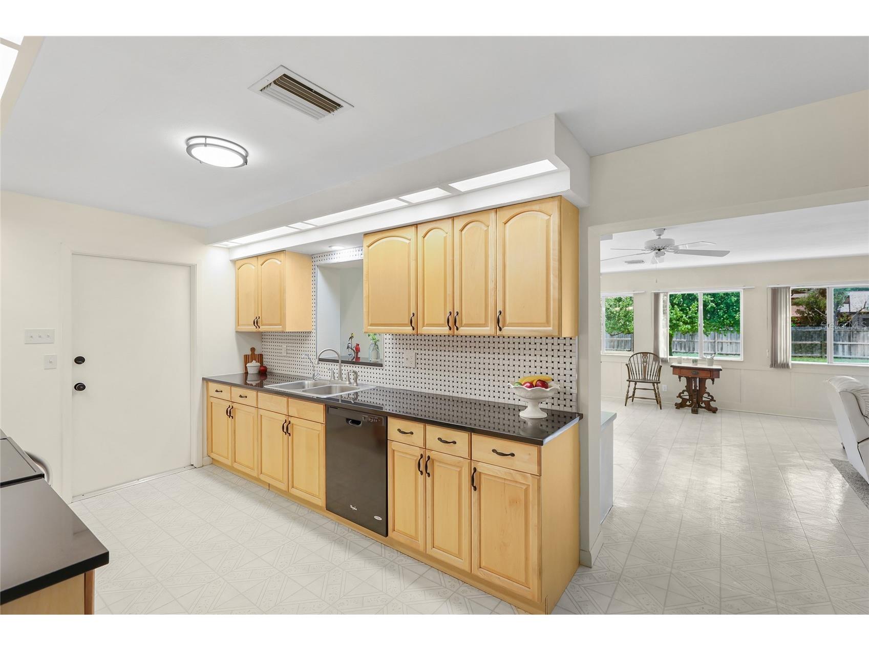 5701 Blount Avenue Sarasota FL 34231 A4697731 image7