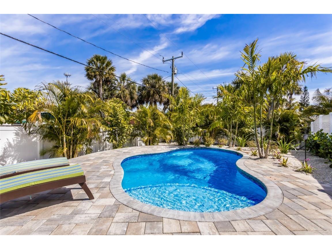 5701 Holmes Boulevard #B Holmes Beach FL 34217 A4664743 image2