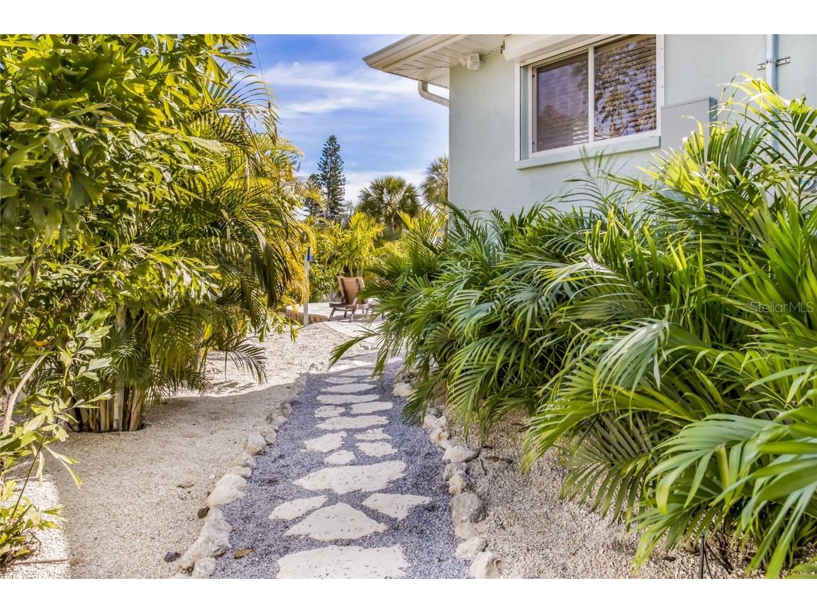 5701 Holmes Boulevard #B Holmes Beach FL 34217 A4664743 image7