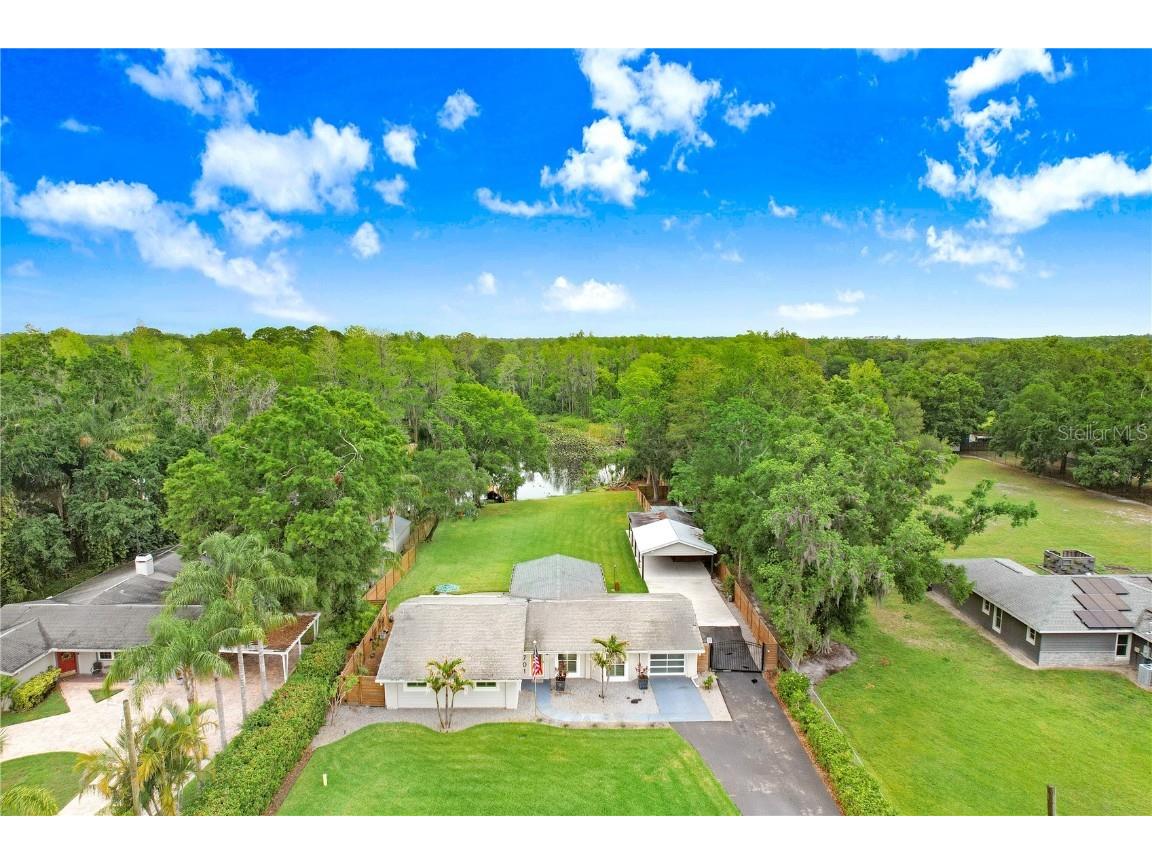 5701 Lakeside Drive Lutz FL 33558 - LAKE BARBARA TB8358003 image1